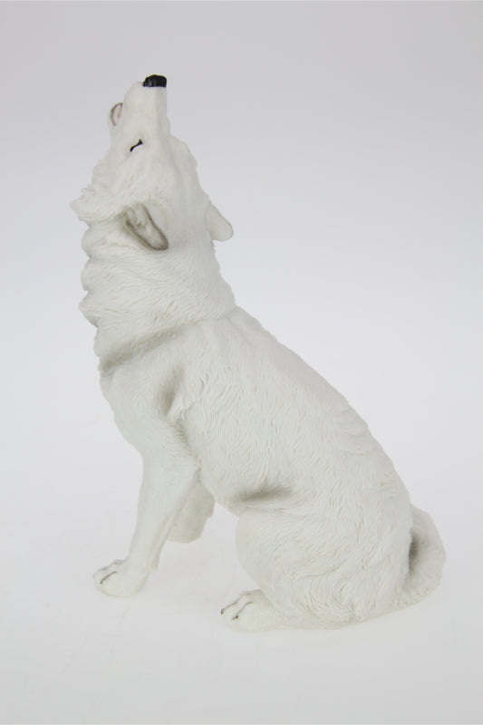Howling White Wolf