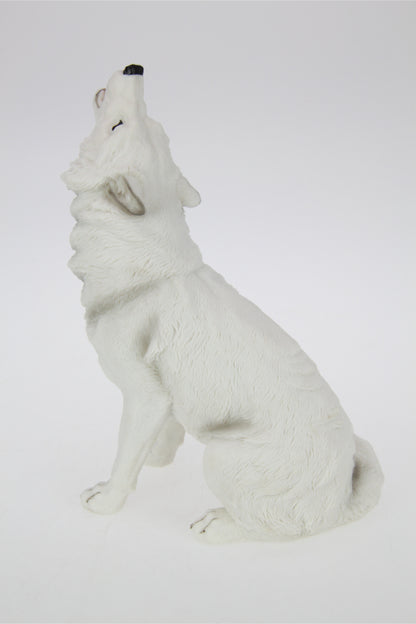 Howling White Wolf